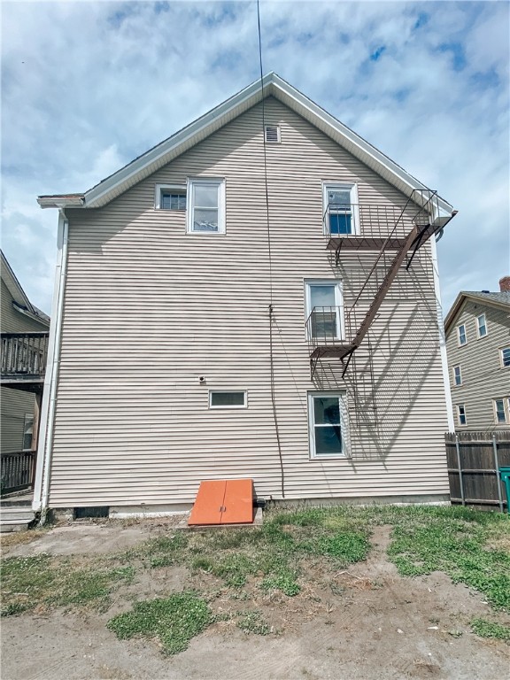 247 Willow Street Woonsocket, RI 02895 - Photo 4 of 32