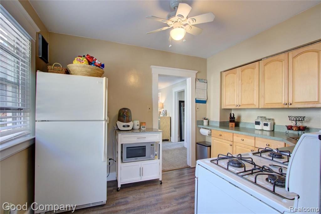 2380 Oxford Road Berkley, MI 48072 - Photo 12 of 32 Gallery Image 12