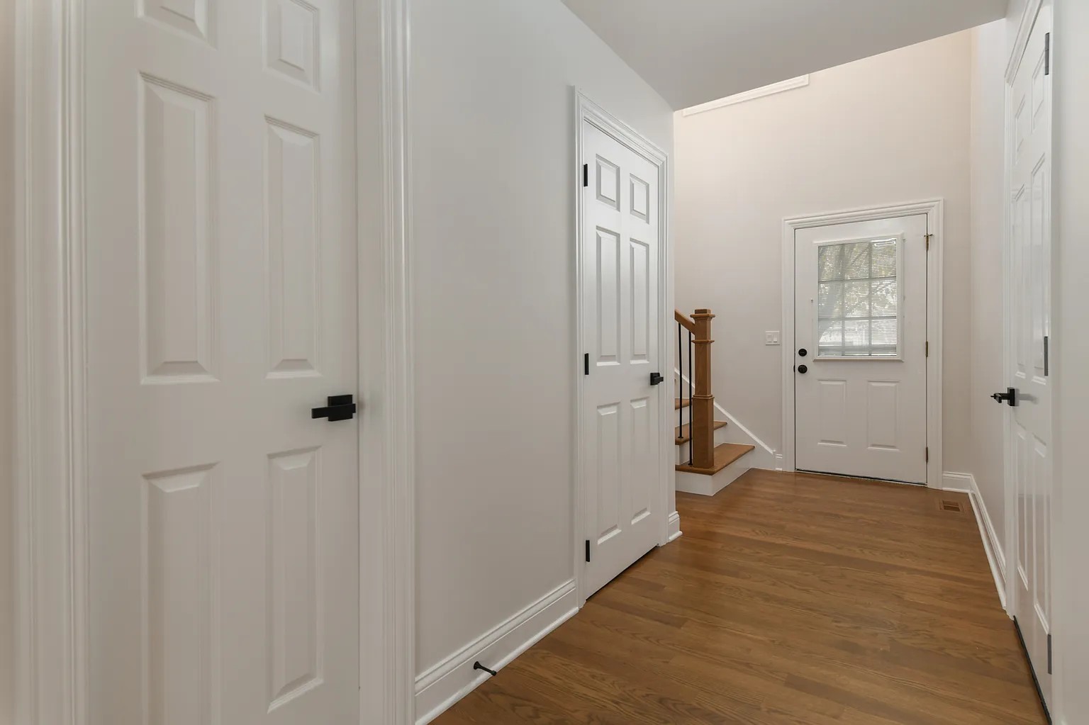 973 Old Oak Circle Algonquin, IL 60102 - Photo 2 of 24