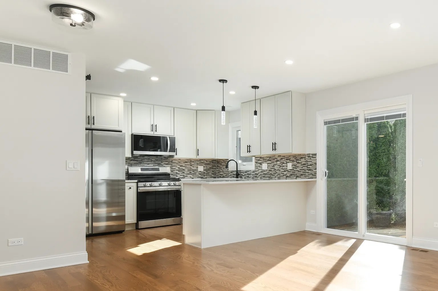 973 Old Oak Circle Algonquin, IL 60102 - Photo 6 of 24