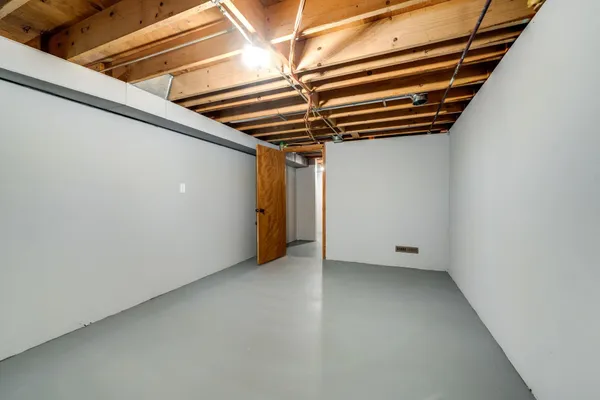 $295,000 | 5816 North Fair Oaks Drive, Davis Junction, IL 61020