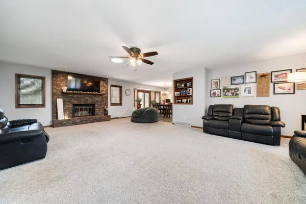$295,000 | 5816 North Fair Oaks Drive, Davis Junction, IL 61020