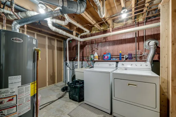 $295,000 | 5816 North Fair Oaks Drive, Davis Junction, IL 61020