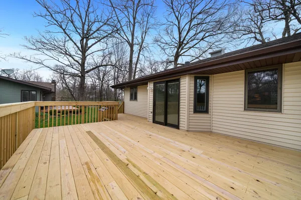 $295,000 | 5816 North Fair Oaks Drive, Davis Junction, IL 61020