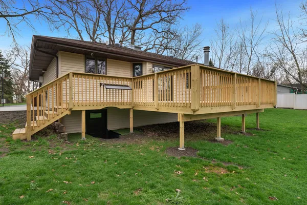 $295,000 | 5816 North Fair Oaks Drive, Davis Junction, IL 61020