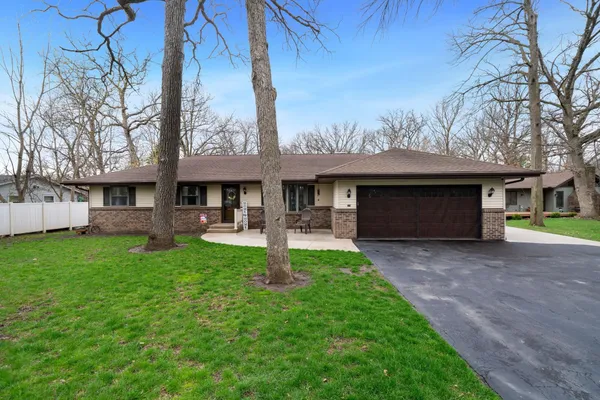 $295,000 | 5816 North Fair Oaks Drive, Davis Junction, IL 61020