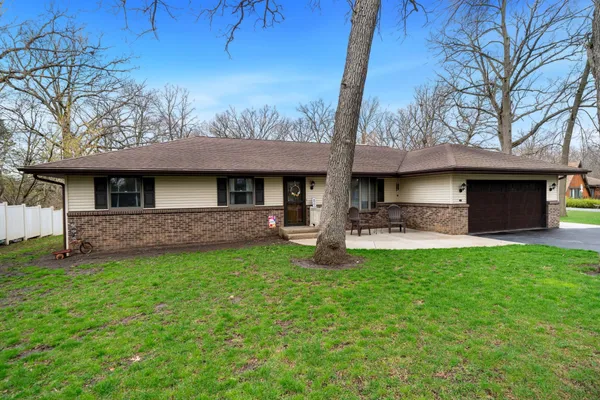 $295,000 | 5816 North Fair Oaks Drive, Davis Junction, IL 61020