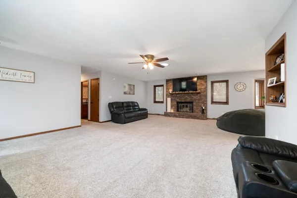 $295,000 | 5816 North Fair Oaks Drive, Davis Junction, IL 61020