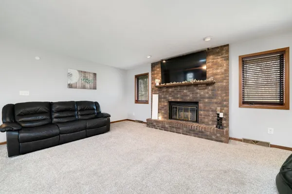 $295,000 | 5816 North Fair Oaks Drive, Davis Junction, IL 61020