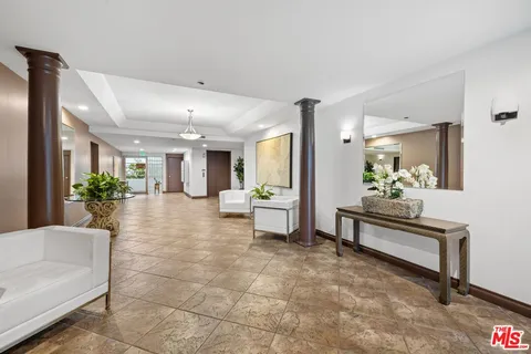 $1,240,000 | 964 Hancock Avenue, Unit 103, West Hollywood, CA 90069