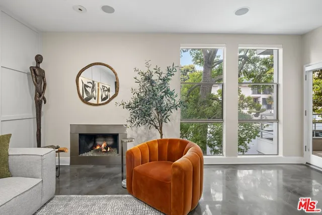 $1,240,000 | 964 Hancock Avenue, Unit 103, West Hollywood, CA 90069