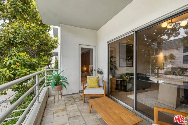 $1,240,000 | 964 Hancock Avenue, Unit 103, West Hollywood, CA 90069