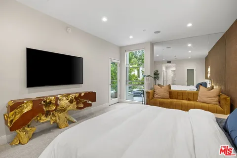$1,240,000 | 964 Hancock Avenue, Unit 103, West Hollywood, CA 90069