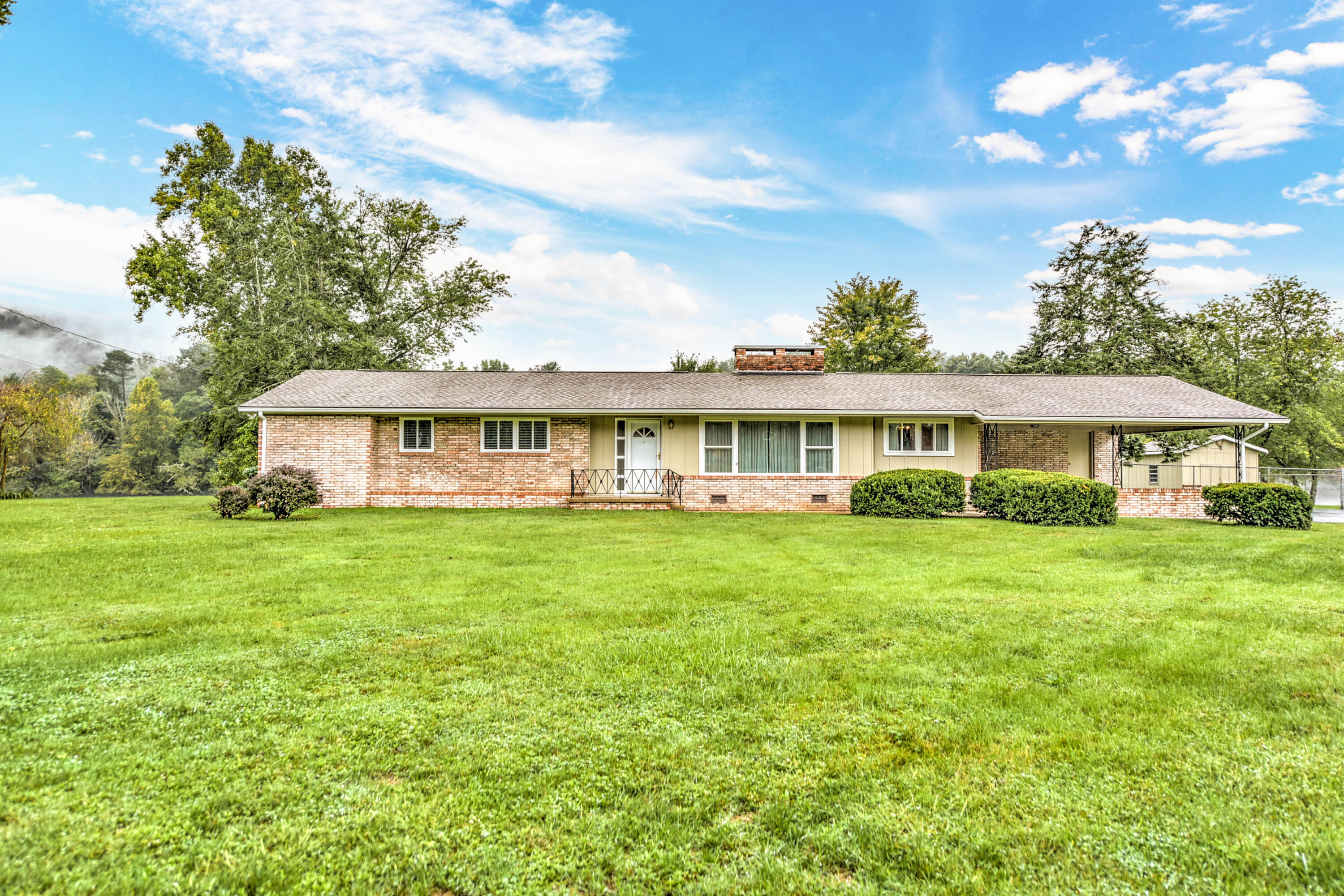 806 Riverbend Road Clinton, TN 37716 - Photo 1 of 33 _DSC9834_5_6_7_8-1