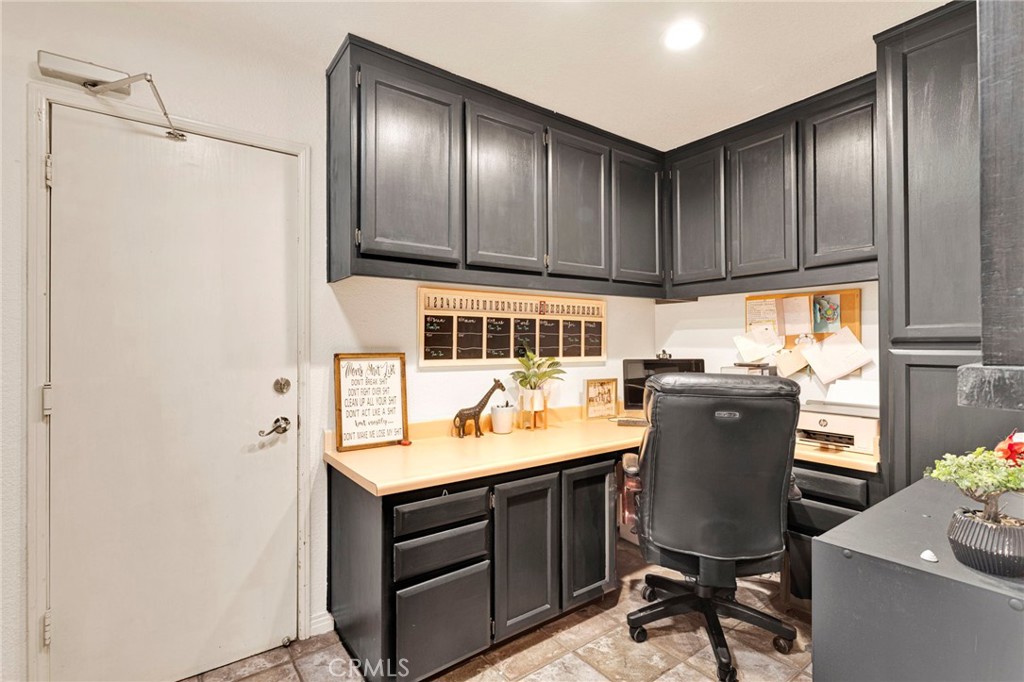 14185 Cuyamaca Road Apple Valley, CA 92307 - Photo 25 of 48