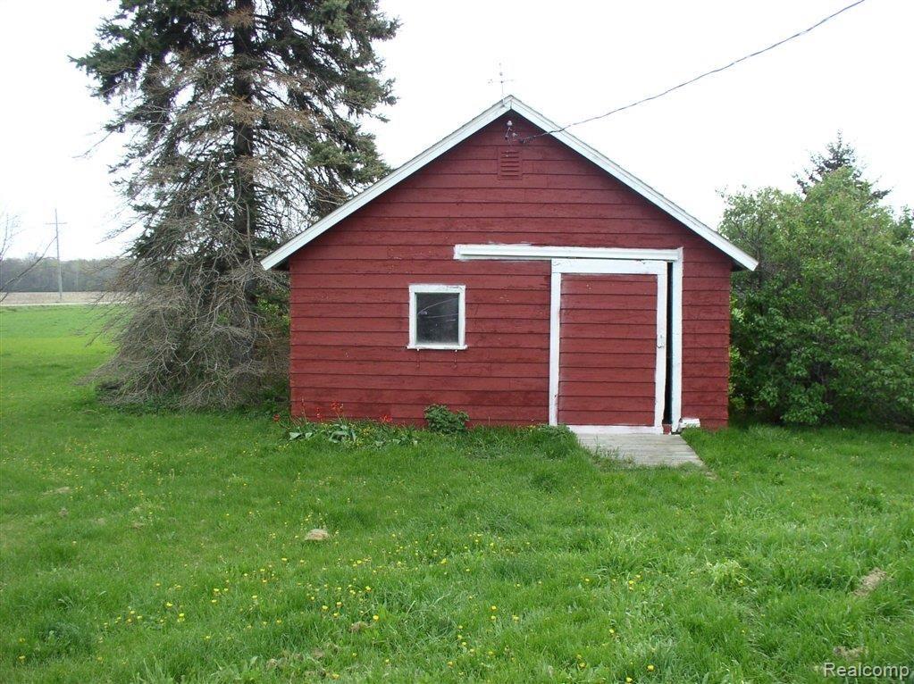 1995 West Akron Road Caro, MI 48723 - Photo 3 of 9 1995 W Akron 008.JPG