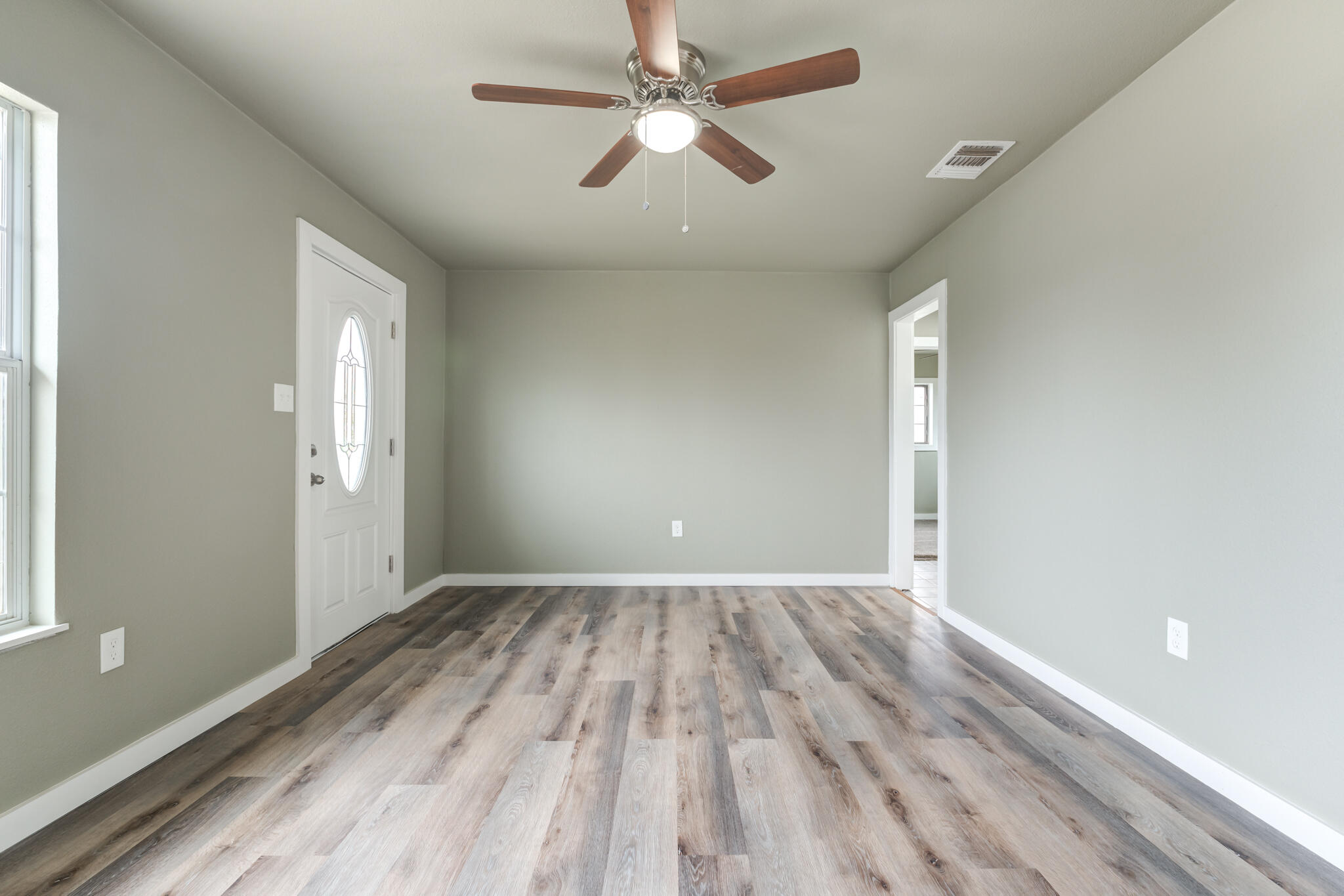 918 East Rice Street Lubbock, TX 79403 - Photo 6 of 20 DSC09148_49_50