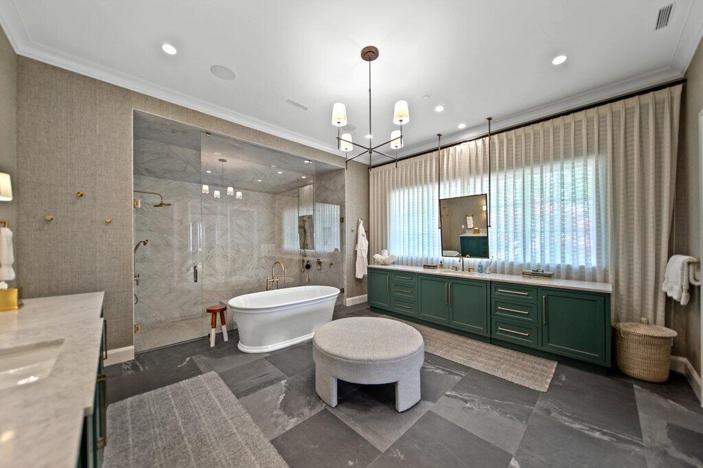 2810 Southwest Rivers End Way Palm City, FL 34990 - Photo 29 of 65 primarybath2.jpg-SMALL