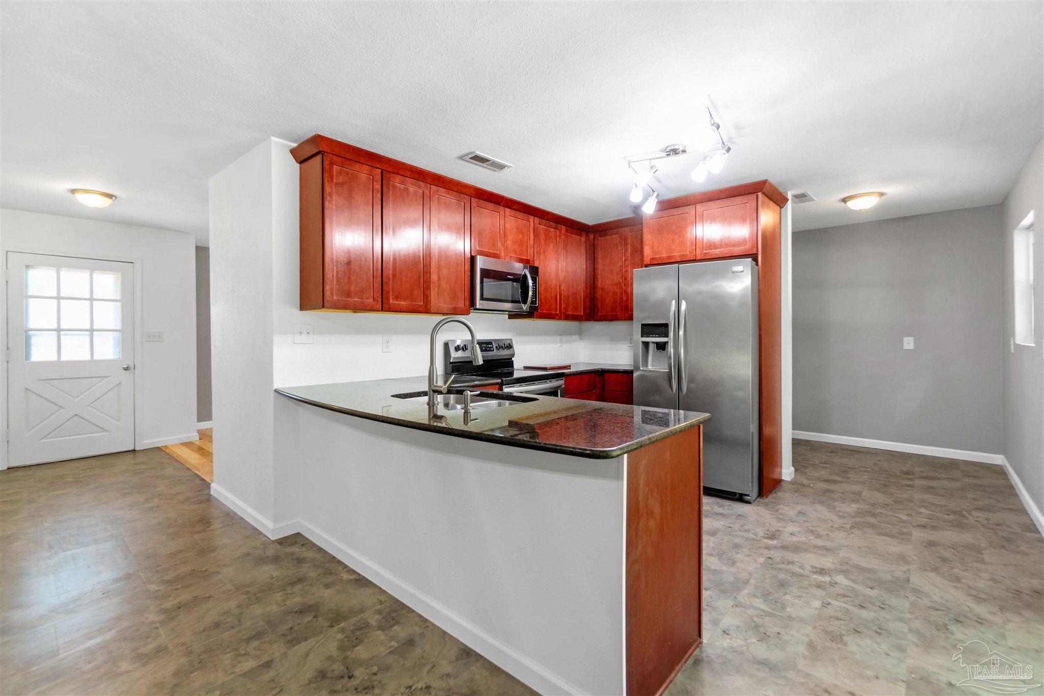 5433 Delona Road Milton, FL 32583 - Photo 8 of 40