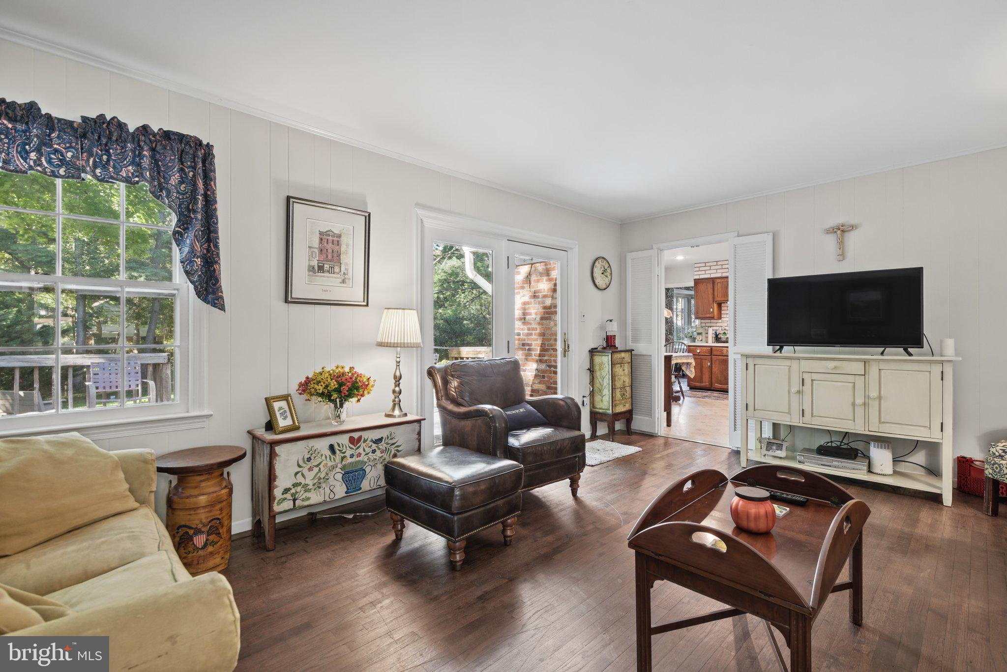 9813 Brookford Road Potomac, MD 20854 - Photo 18 of 48 Gallery Image 18