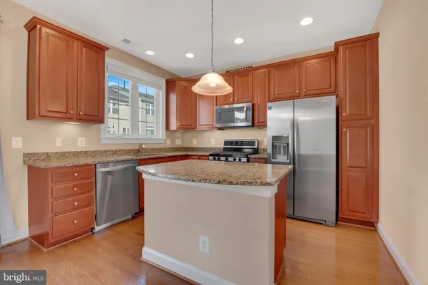 $3,200 | 42726 Tunstall Terrace, Ashburn, VA 20147