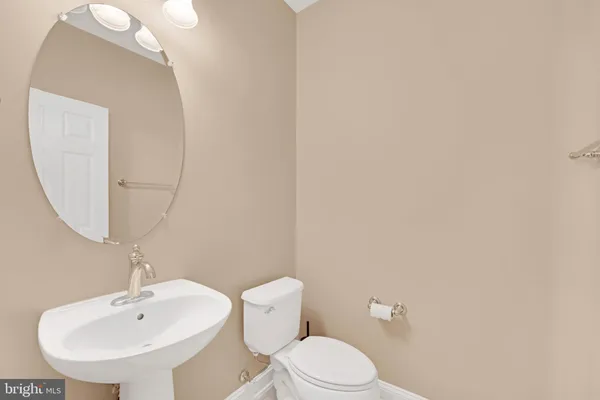 $3,200 | 42726 Tunstall Terrace, Ashburn, VA 20147