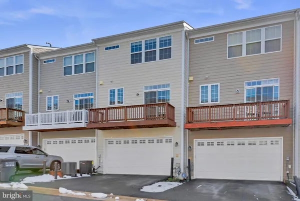 $3,200 | 42726 Tunstall Terrace, Ashburn, VA 20147