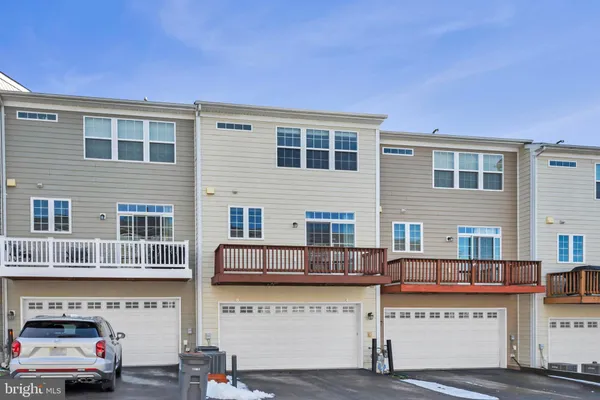 $3,200 | 42726 Tunstall Terrace, Ashburn, VA 20147