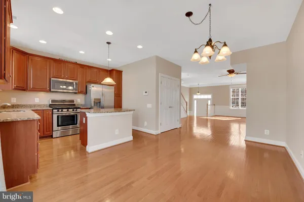 $3,200 | 42726 Tunstall Terrace, Ashburn, VA 20147