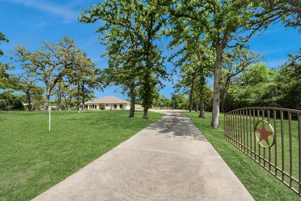 $1,175,000 | 460 High Meadows Road, Bellville, TX 77418