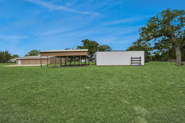 $1,175,000 | 460 High Meadows Road, Bellville, TX 77418