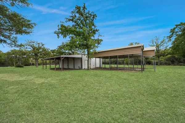 $1,175,000 | 460 High Meadows Road, Bellville, TX 77418