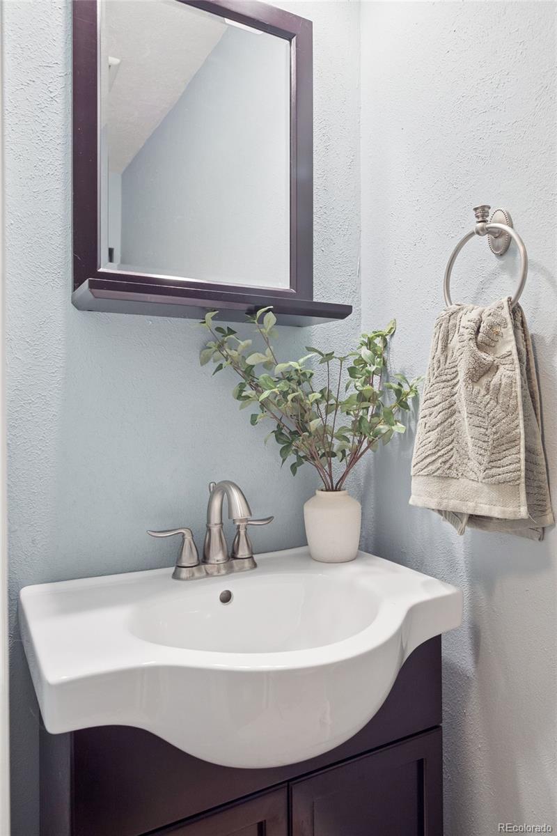 30321 Chestnut Drive Evergreen, CO 80439 - Photo 9 of 45