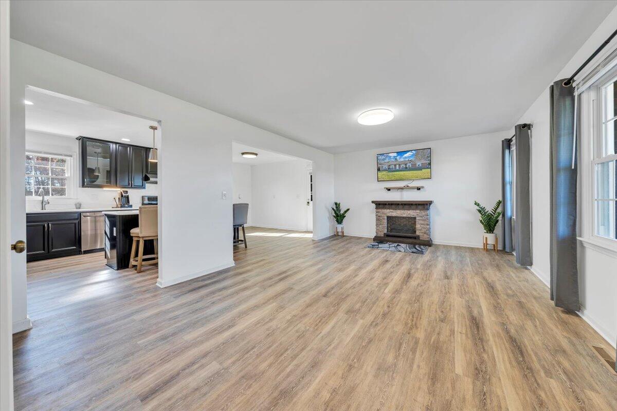 397 Commonwealth Road Galax, VA 24333 - Photo 2 of 36 02-MIB02427