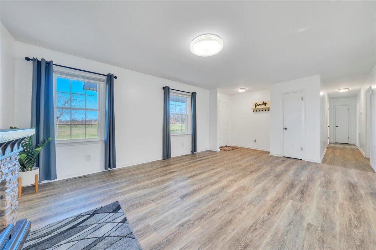 397 Commonwealth Road Galax, VA 24333 - Photo 4 of 36 04-MIB02433