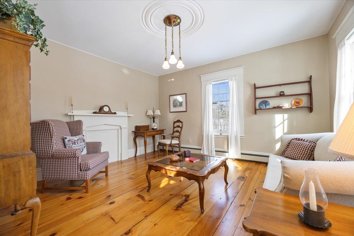 76 Tsienneto Road Derry, NH 03038 - Photo 12 of 50