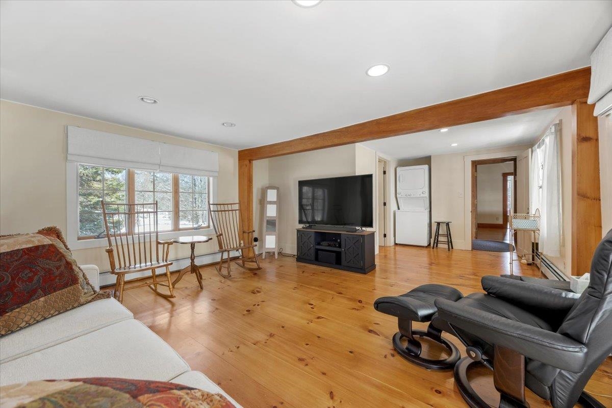 76 Tsienneto Road Derry, NH 03038 - Photo 14 of 50