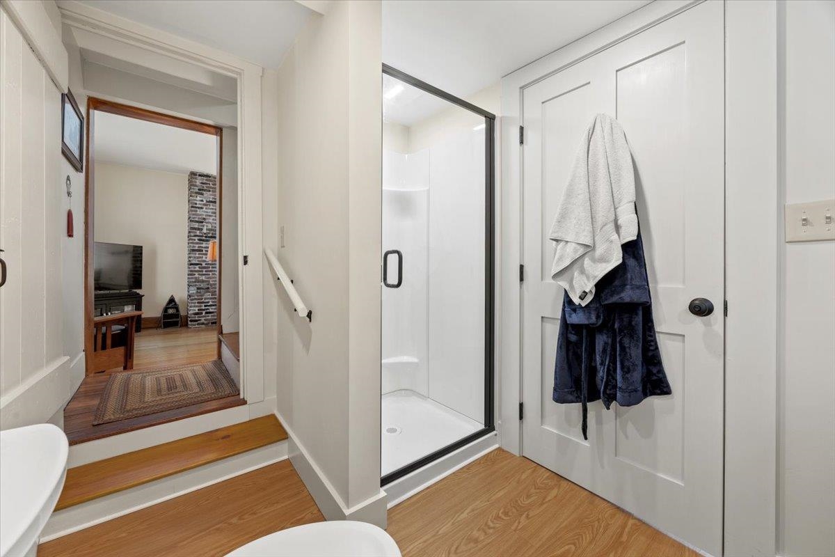 76 Tsienneto Road Derry, NH 03038 - Photo 16 of 50