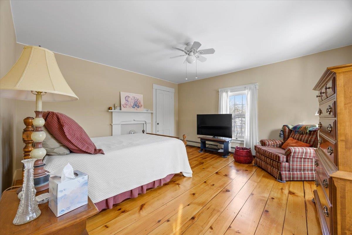 76 Tsienneto Road Derry, NH 03038 - Photo 19 of 50