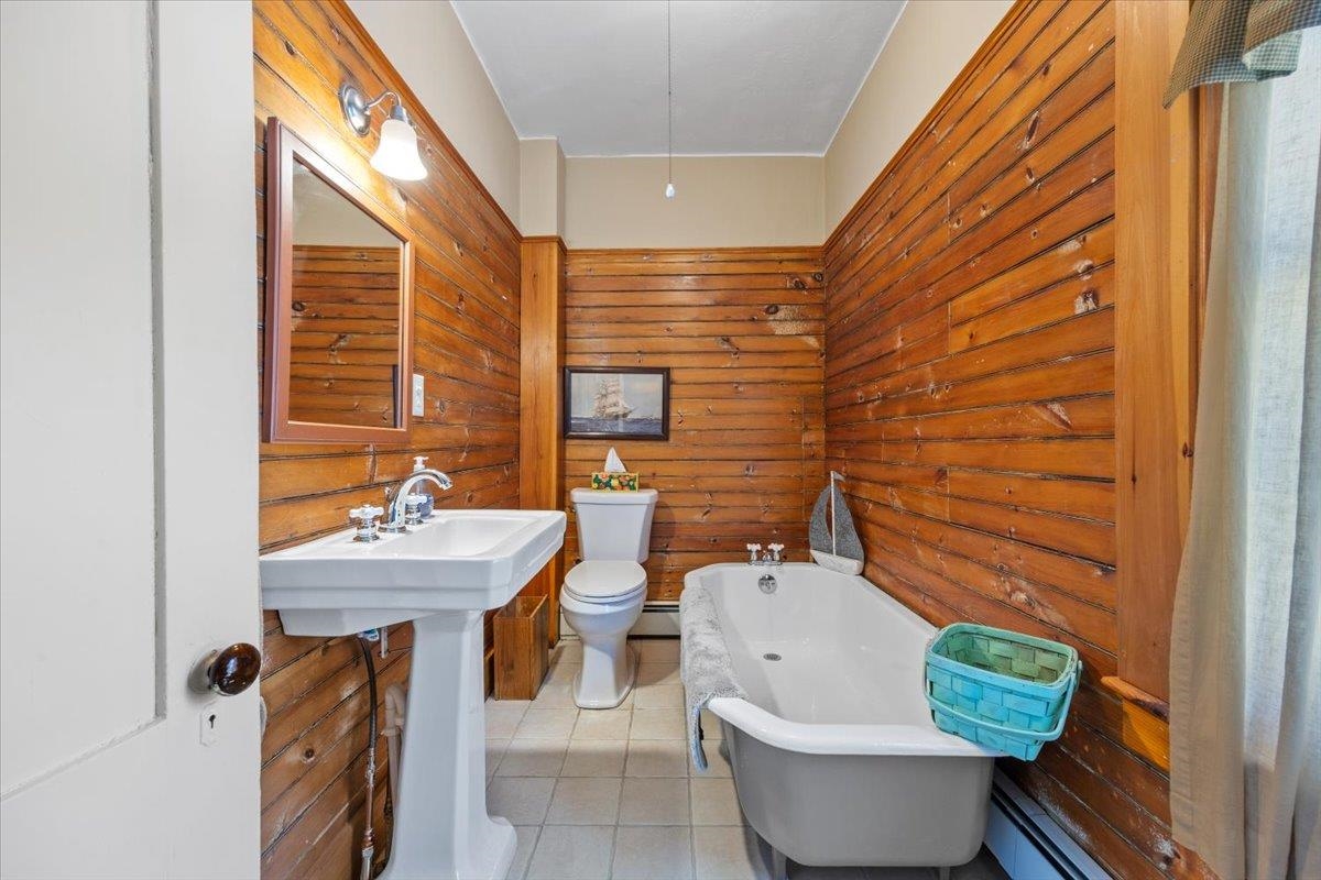 76 Tsienneto Road Derry, NH 03038 - Photo 23 of 50