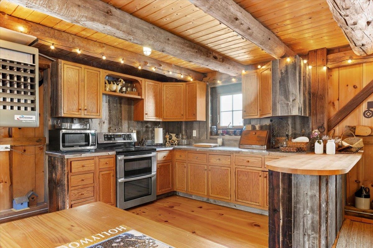 76 Tsienneto Road Derry, NH 03038 - Photo 27 of 50