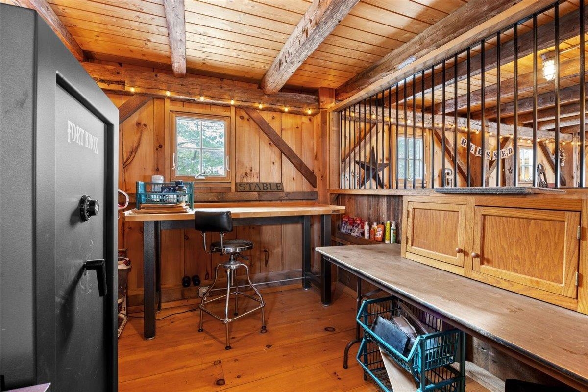 76 Tsienneto Road Derry, NH 03038 - Photo 34 of 50