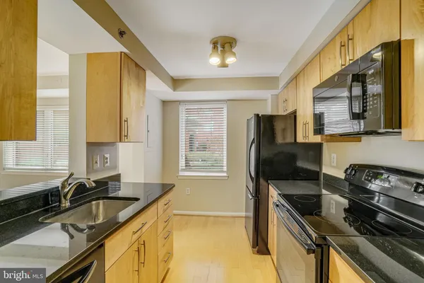 $2,295 | 610 North West Street, Unit 106, Alexandria, VA 22314