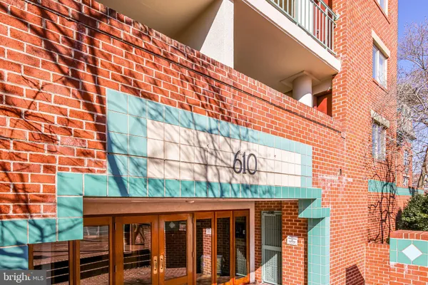 $2,295 | 610 North West Street, Unit 106, Alexandria, VA 22314