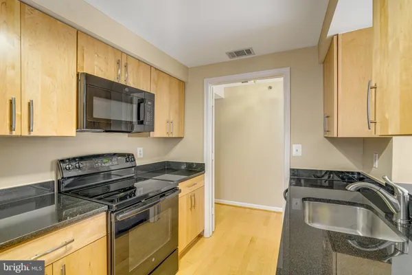 $2,295 | 610 North West Street, Unit 106, Alexandria, VA 22314