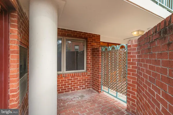 $2,295 | 610 North West Street, Unit 106, Alexandria, VA 22314