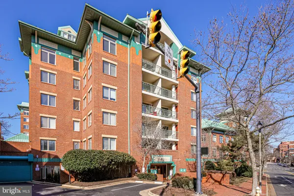 $2,295 | 610 North West Street, Unit 106, Alexandria, VA 22314