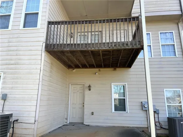 a view of walk in closet