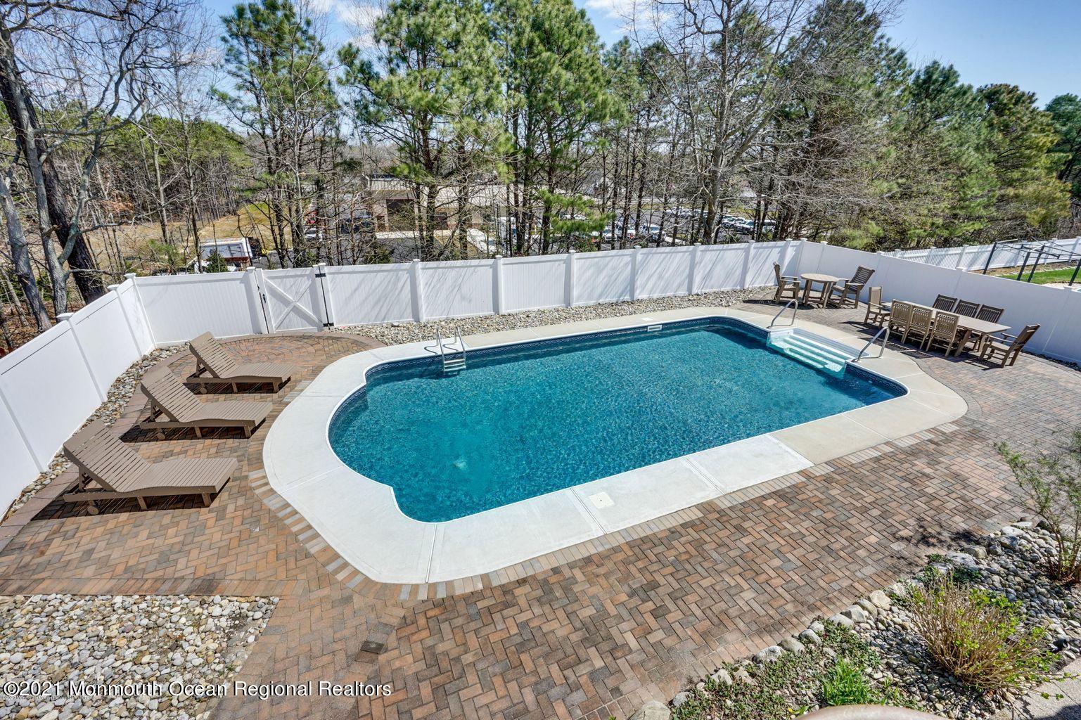 26 Sugar Hill Road Manahawkin, NJ 08050 - Photo 2 of 41 20200413205620147905000000-o (1)