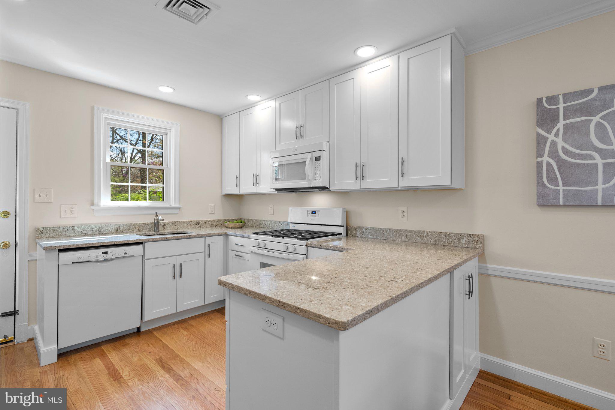 1113 Lancaster Road Takoma Park, MD 20912 - Photo 11 of 39